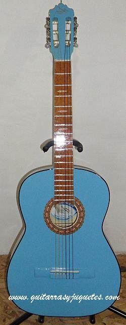 Guitarra Económica modelo GPE de Paracho Vista 1